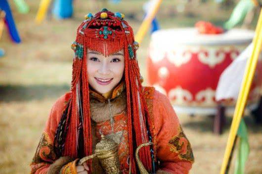 为什么男人都喜欢比自己矮小的女生—金凤凰婚恋